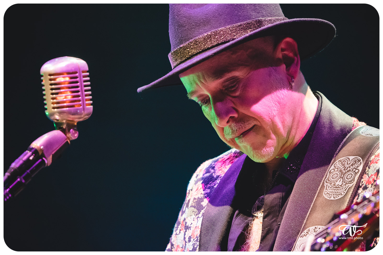 L'HISTOIRE DU ROCK EN 13 GUITARES